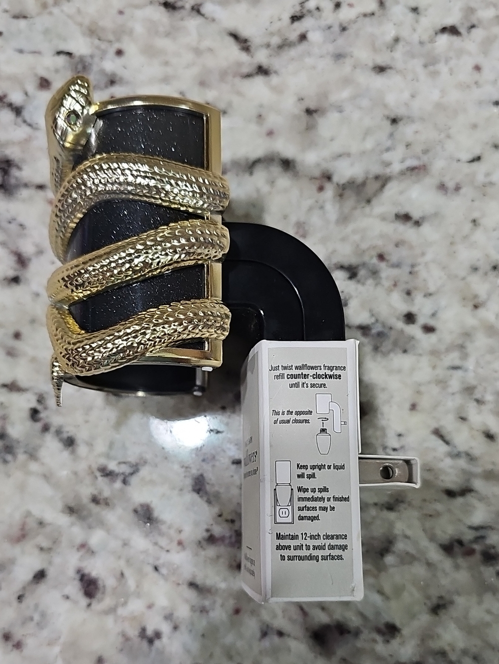 Bath and Body Works/White Barn Halloween Collection Snake Wallflower Plug - Picture 3 of 5
